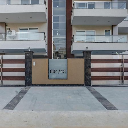 Collection O The Doors Near Appu Ghar Hotel Gurgaon Ngoại thất bức ảnh