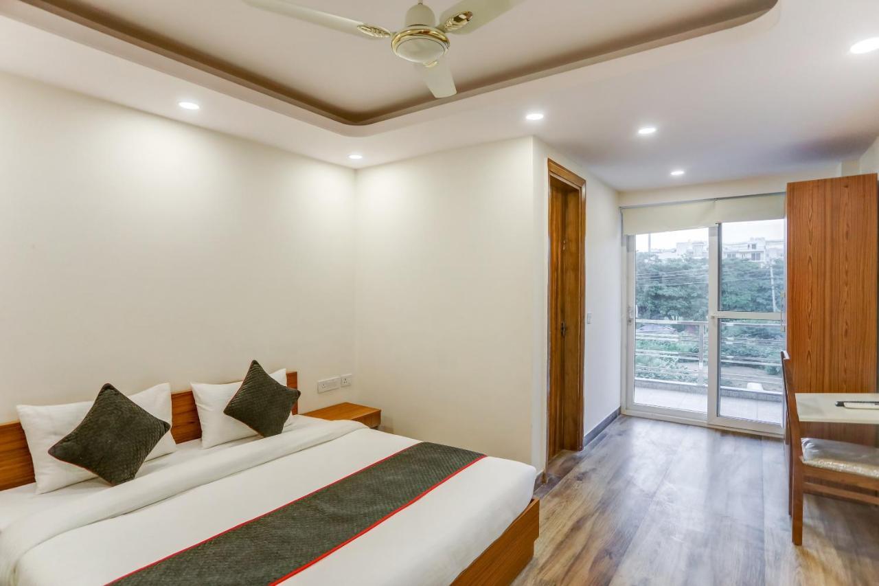 Collection O The Doors Near Appu Ghar Hotel Gurgaon Ngoại thất bức ảnh