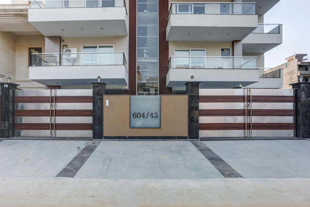 Collection O The Doors Near Appu Ghar Hotel Gurgaon Ngoại thất bức ảnh