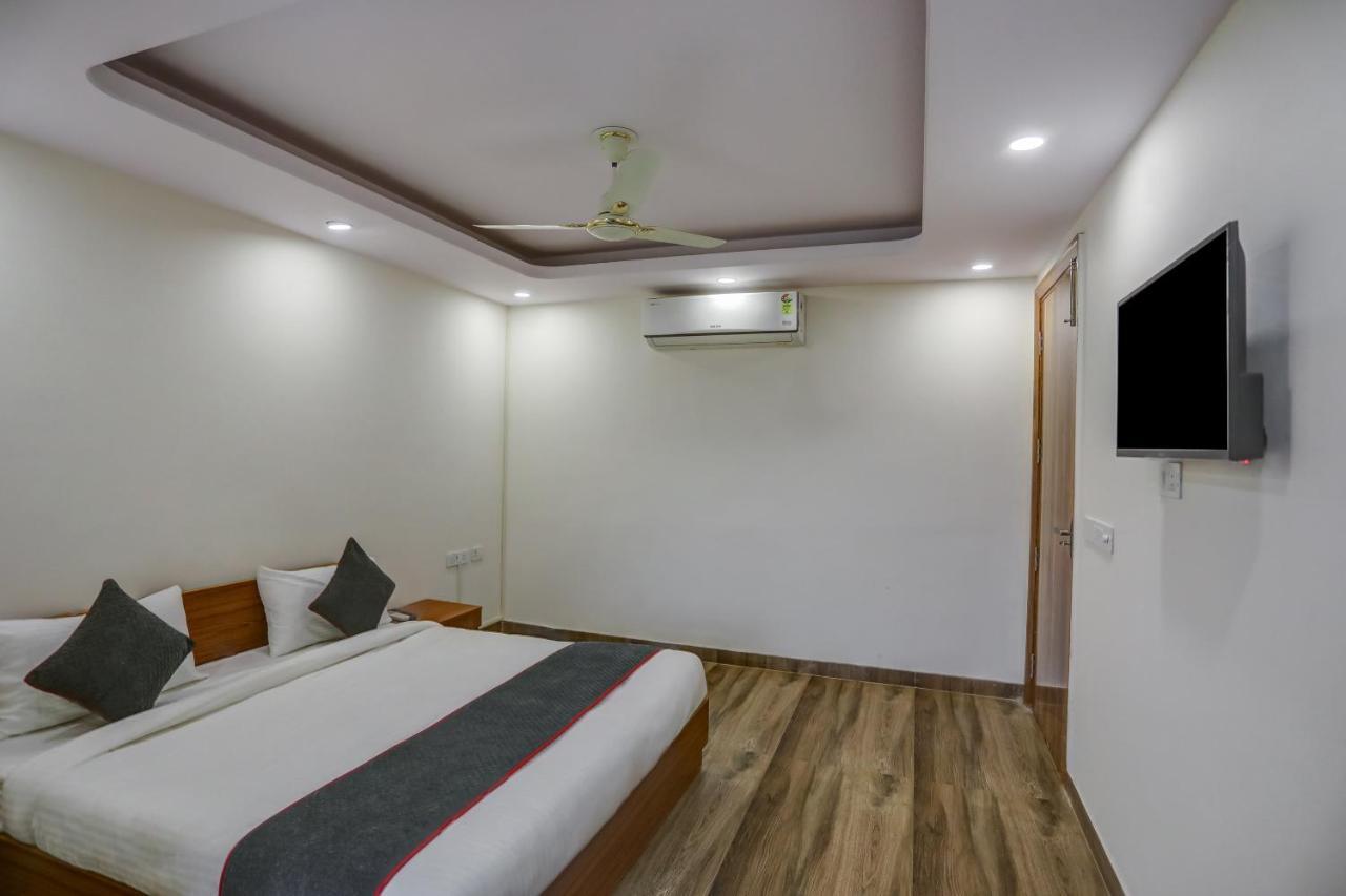 Collection O The Doors Near Appu Ghar Hotel Gurgaon Ngoại thất bức ảnh