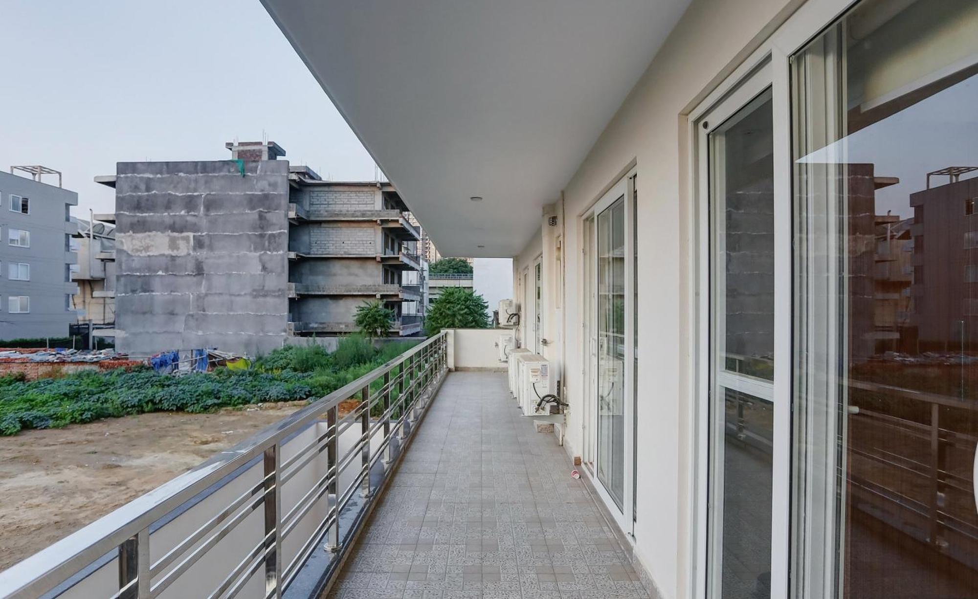 Collection O The Doors Near Appu Ghar Hotel Gurgaon Ngoại thất bức ảnh