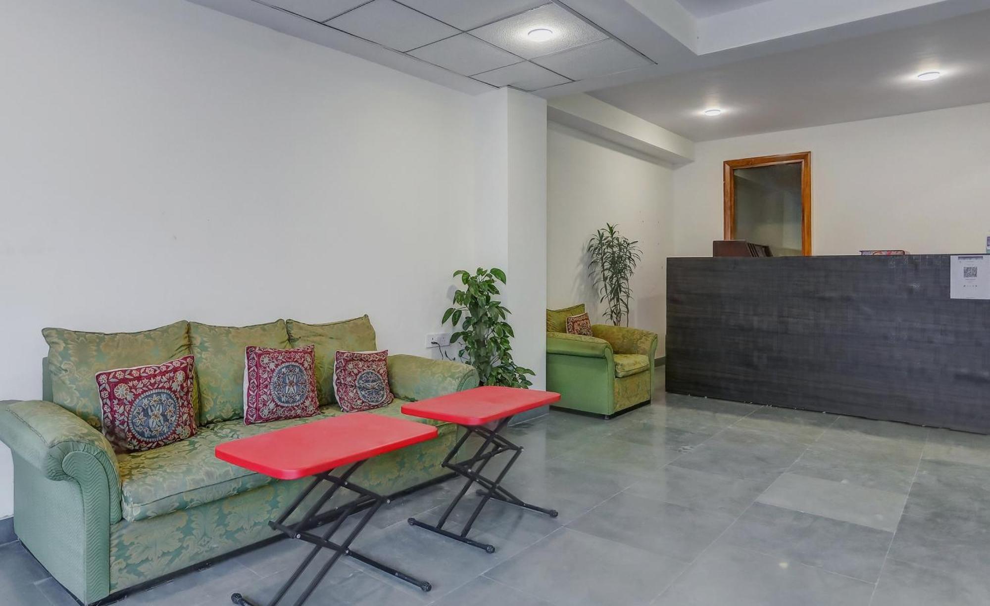 Collection O The Doors Near Appu Ghar Hotel Gurgaon Ngoại thất bức ảnh