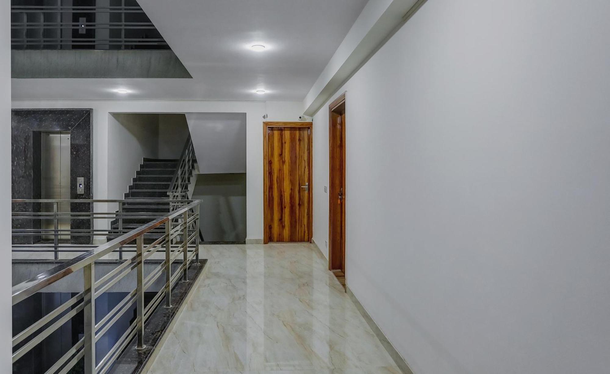 Collection O The Doors Near Appu Ghar Hotel Gurgaon Ngoại thất bức ảnh