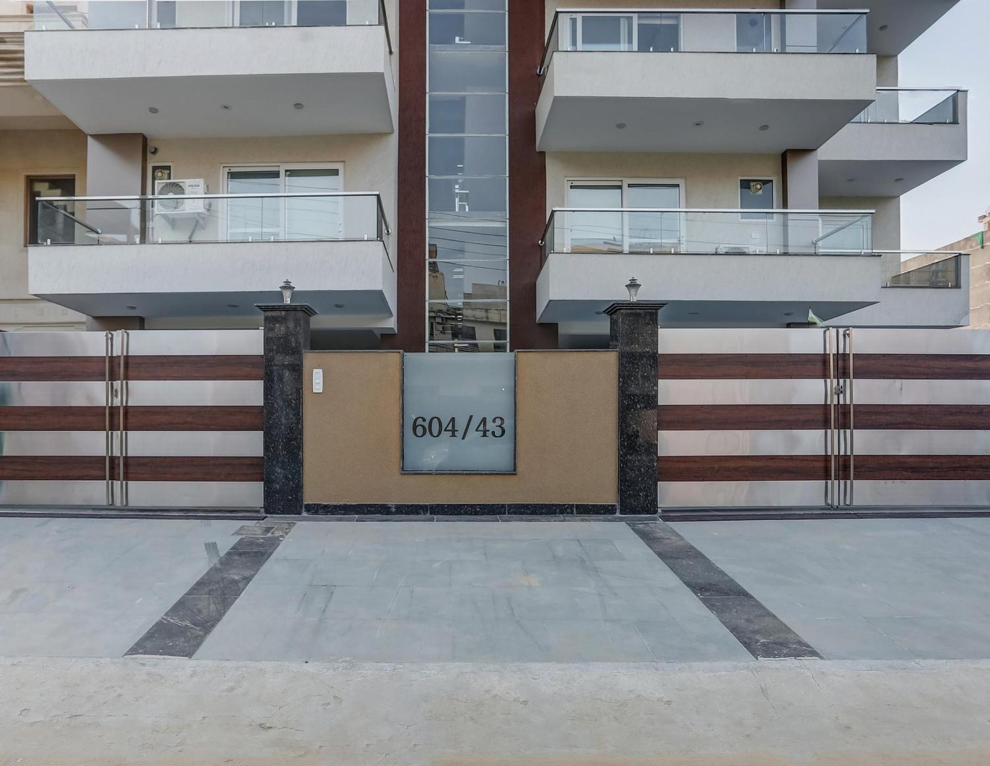 Collection O The Doors Near Appu Ghar Hotel Gurgaon Ngoại thất bức ảnh