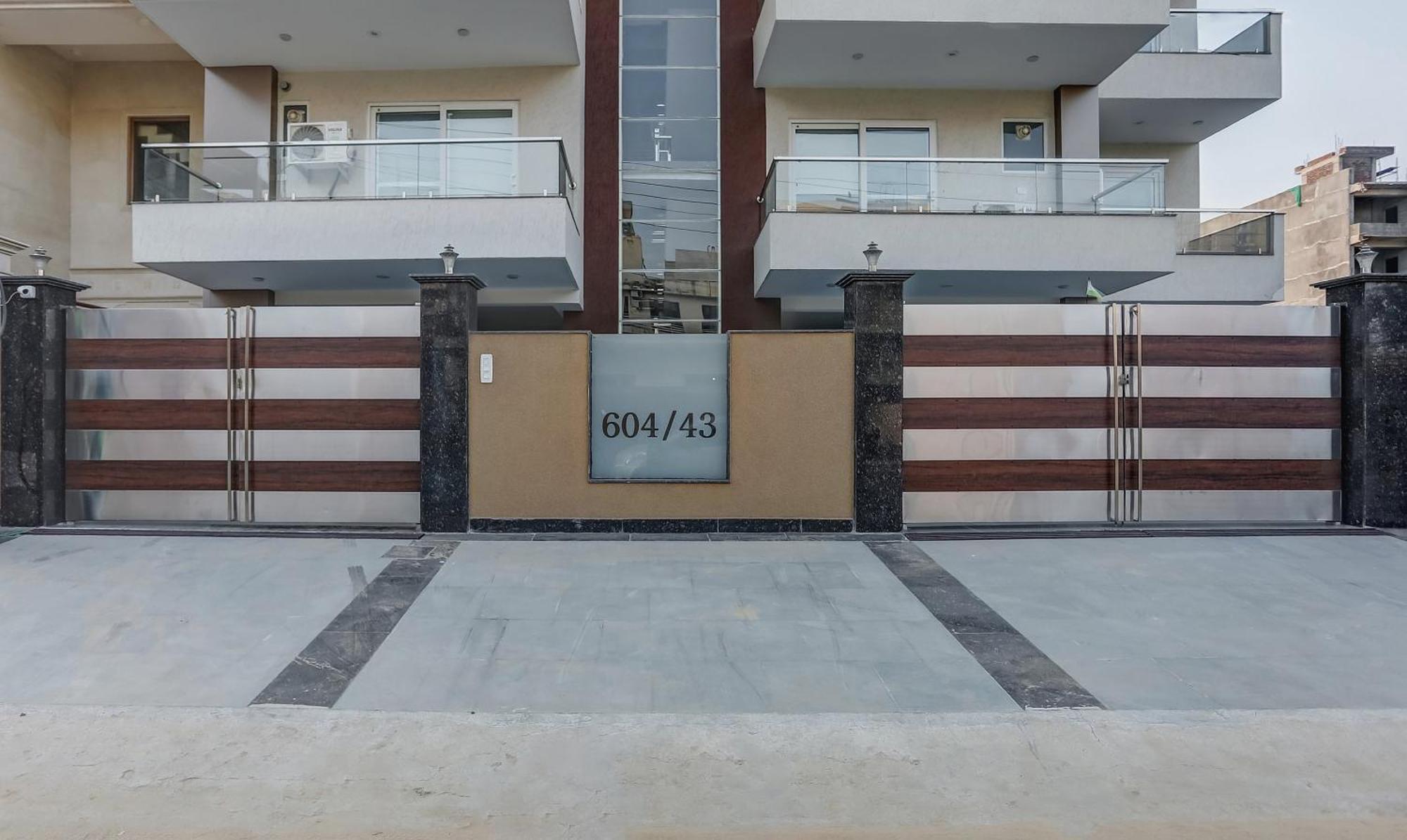Collection O The Doors Near Appu Ghar Hotel Gurgaon Ngoại thất bức ảnh