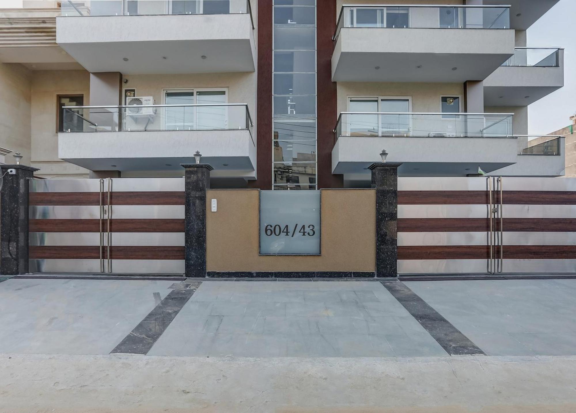 Collection O The Doors Near Appu Ghar Hotel Gurgaon Ngoại thất bức ảnh